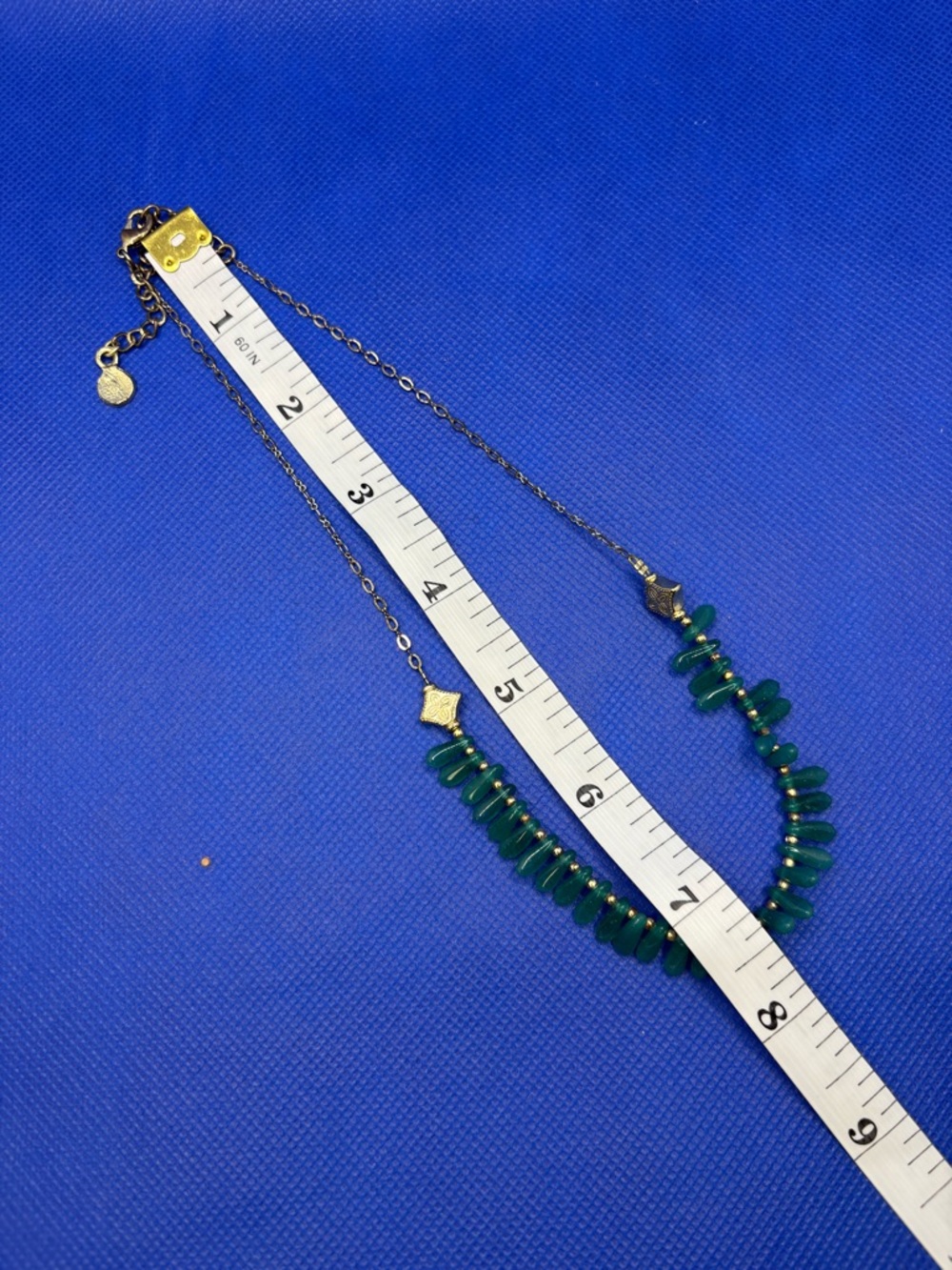 Green Teardrop Beaded Necklace Gold Tone Adjustable Vintage Style - Picture 6 of 7